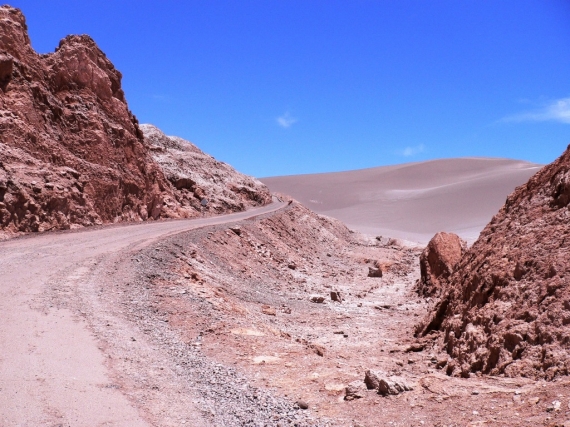 Nagyon Atacama. Aki ettől sem kap kedvet a sivatagi kerékpározásra, az válasszon magának más sportot.