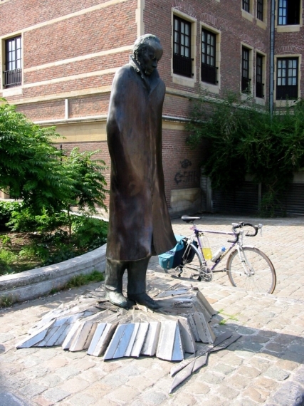 Bartók Béla szobra Brüsszelben. Kedves tőlük.
